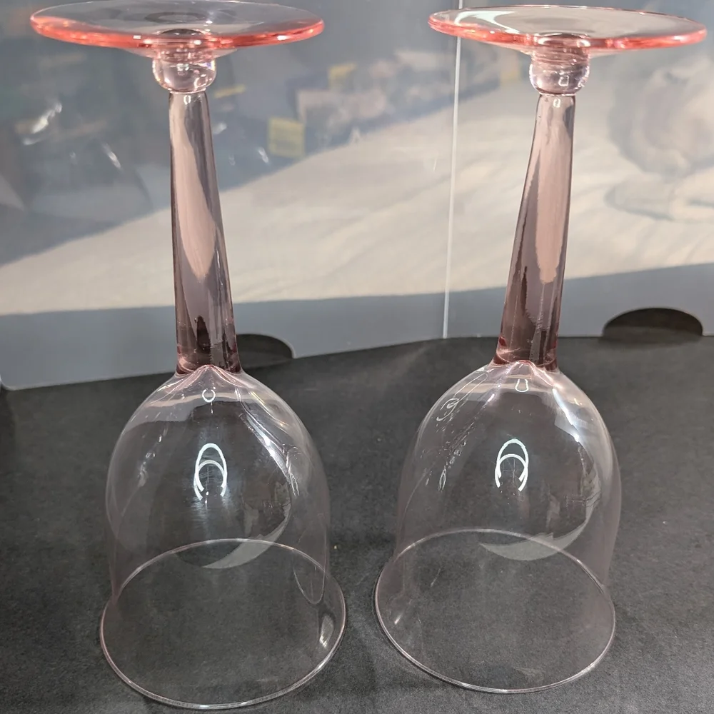 Pink translucent glass vintage handblownlarge 16oz chalice/goblet 2 wine glasses